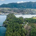 Gunnarhytta, Valevåg