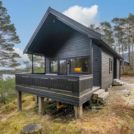 Gunnarhytta, Semesterbostad *