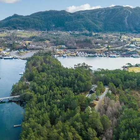 Gunnarhytta, Valevåg